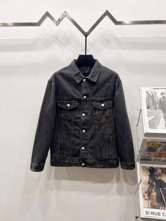 Picture of Louis Vuitton Jackets _SKULVS-XLqqtxA00531583